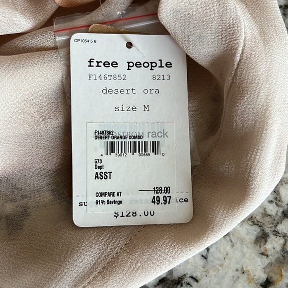 FREE PEOPLE - NEW WITH TAGS - Sheer Boho Blouse Medium - Picture 6 of 8